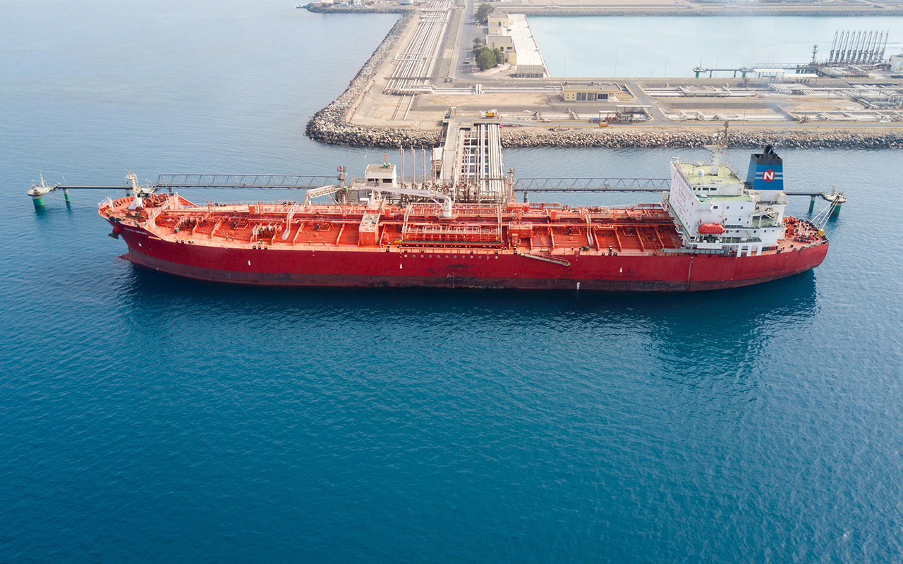 Нефтяной танкер и морская энергетическая логистика на Ближнем Востоке